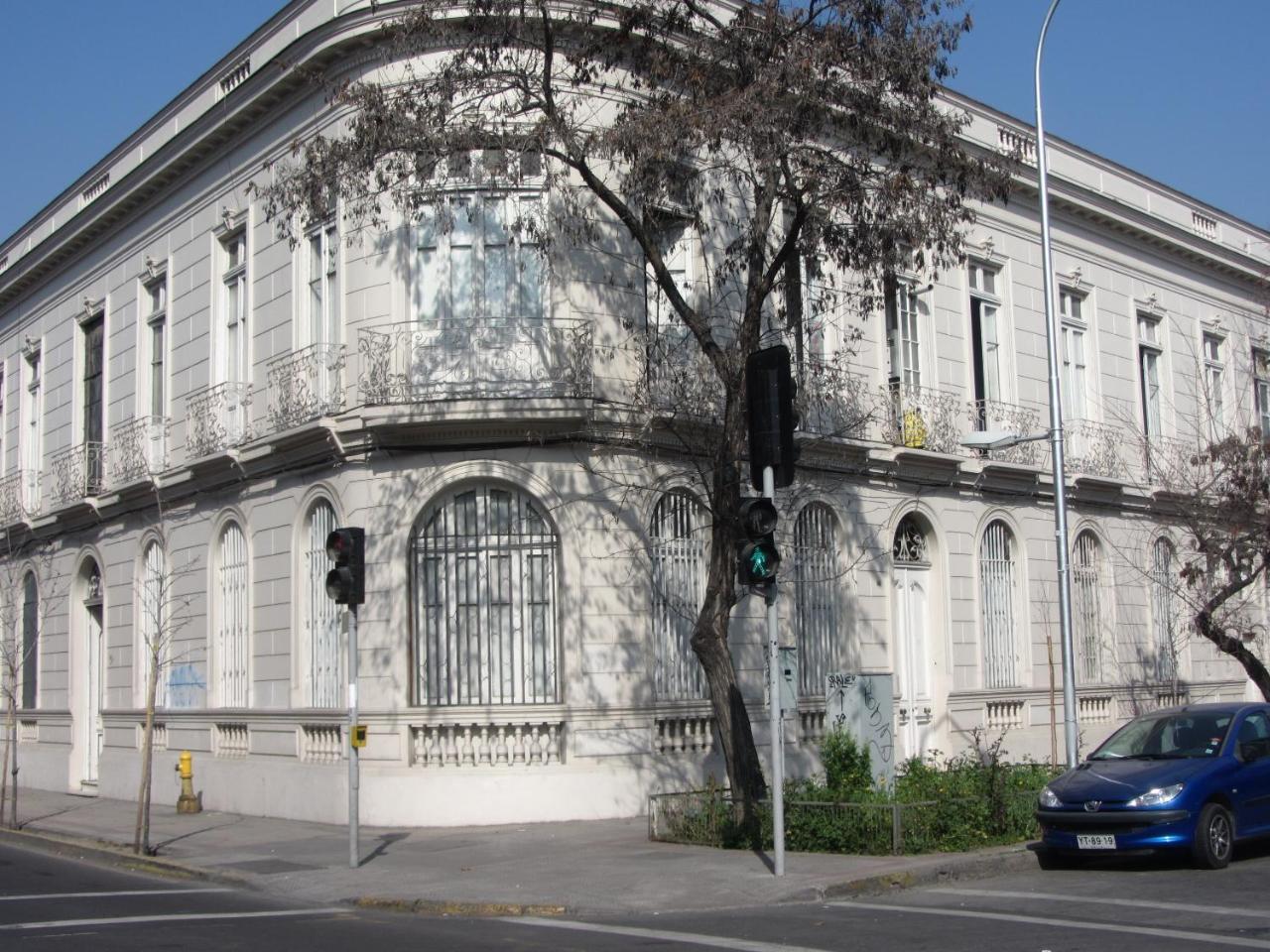 Residencial Praga Hostel Santiago Exterior photo